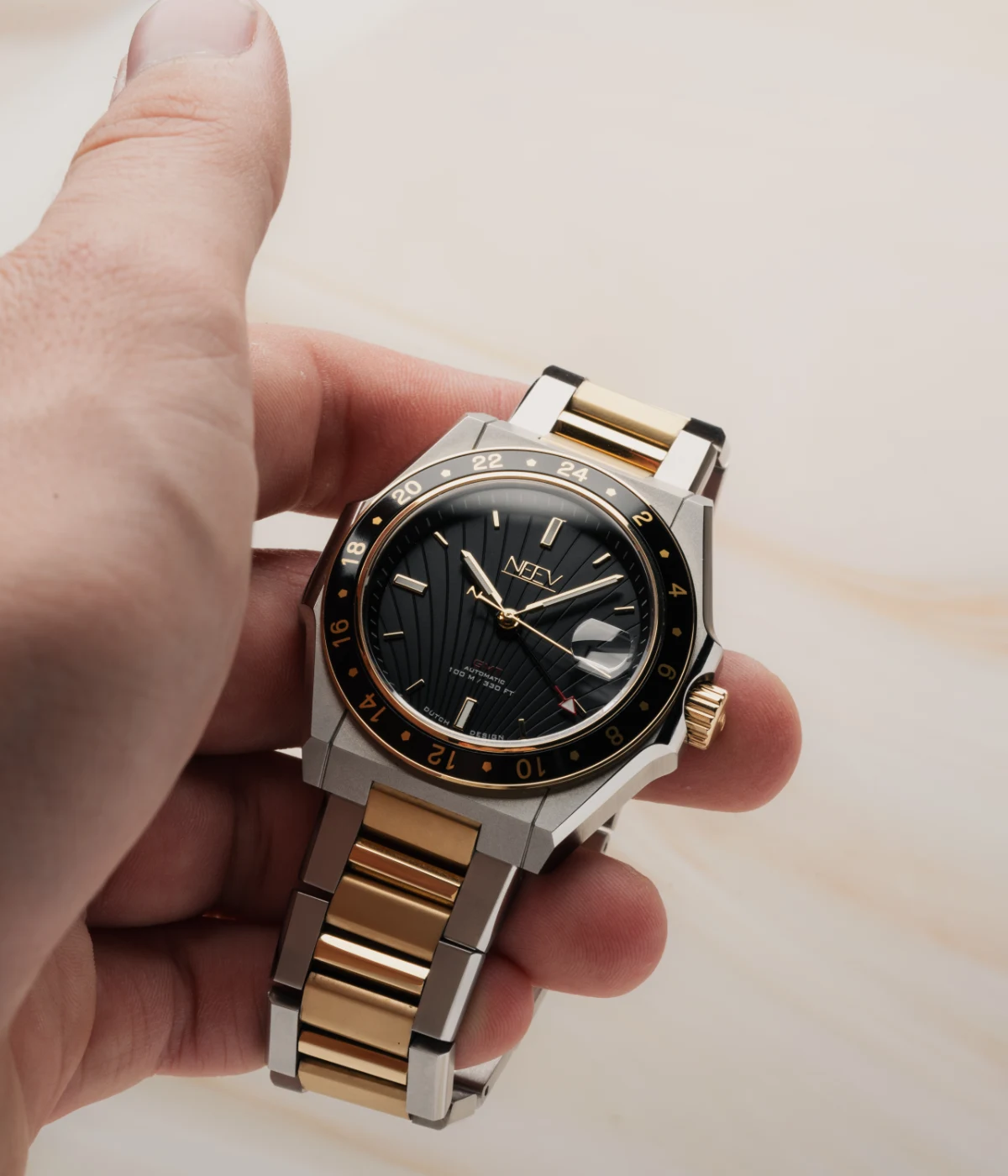 GMT Bicolor caroussel